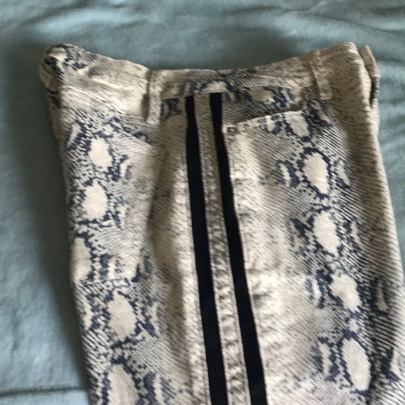 Pants - Picture 4 of 9